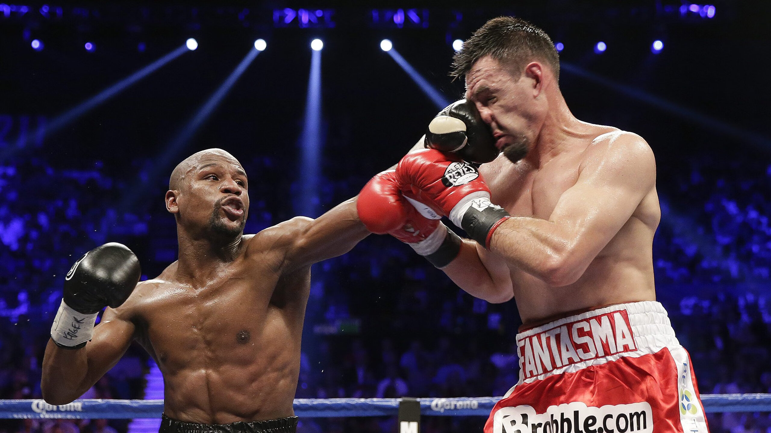 “帕布罗·马特拉的强大防守技能，为阿根廷美洲狮队保驾护航”