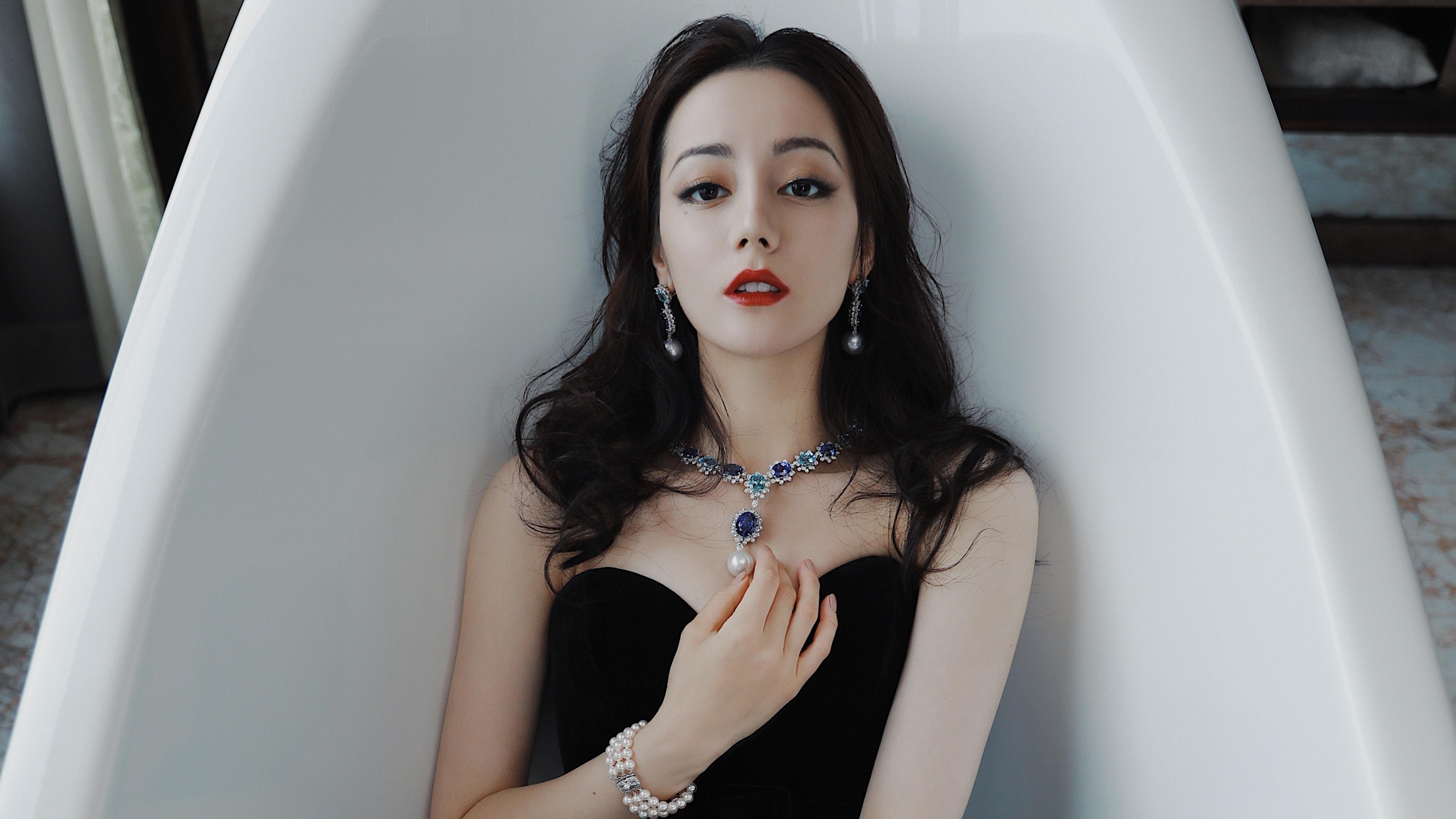 丁浩在“湾区杯”围棋大棋士赛中表现出色，围棋选手丁浩